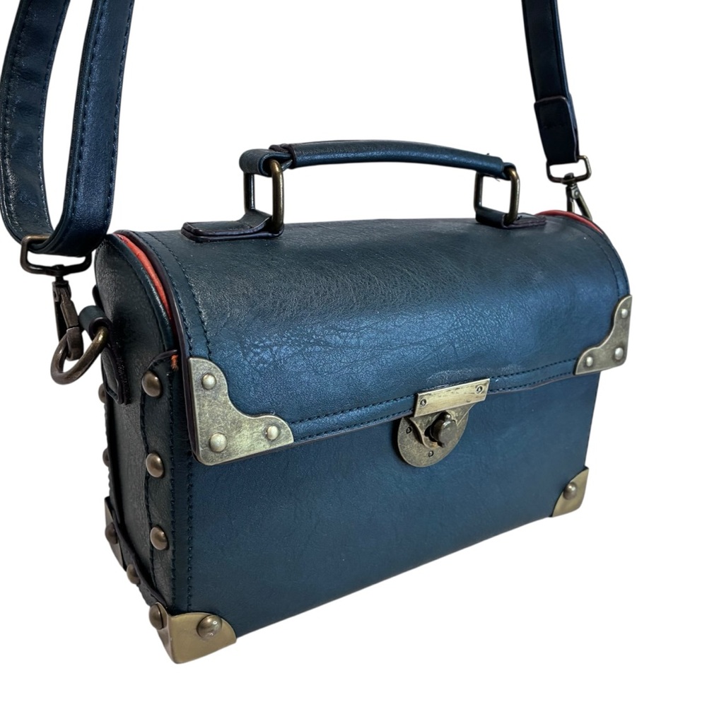 Elegant Navy Crossbody Bag with Metal Details